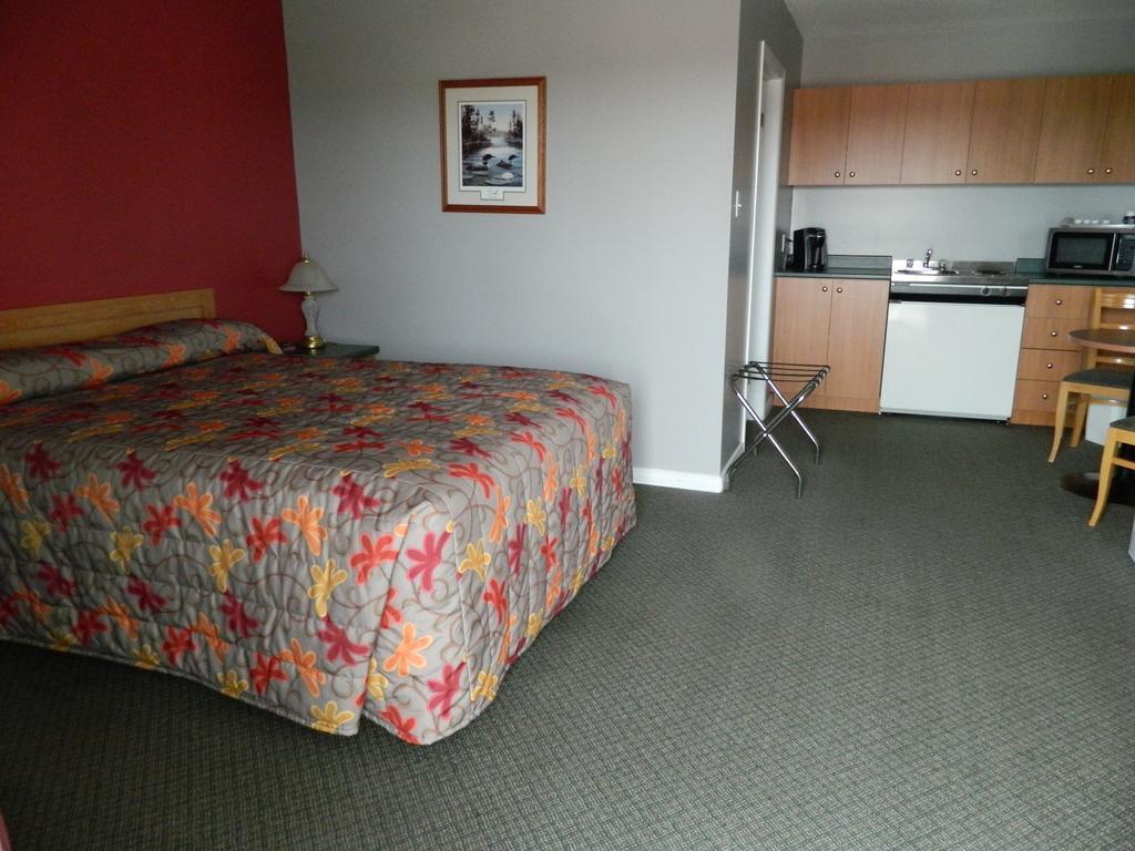 Hilltop Motel & Restaurant Grand-Sault Chambre photo